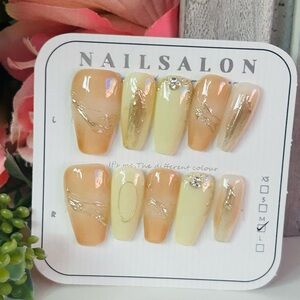 Elegant Gold and Cream Nail Set